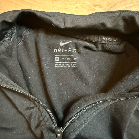 Nike Dri-FIT 1/2-Zip Black Running Top - Picture 5 of 6